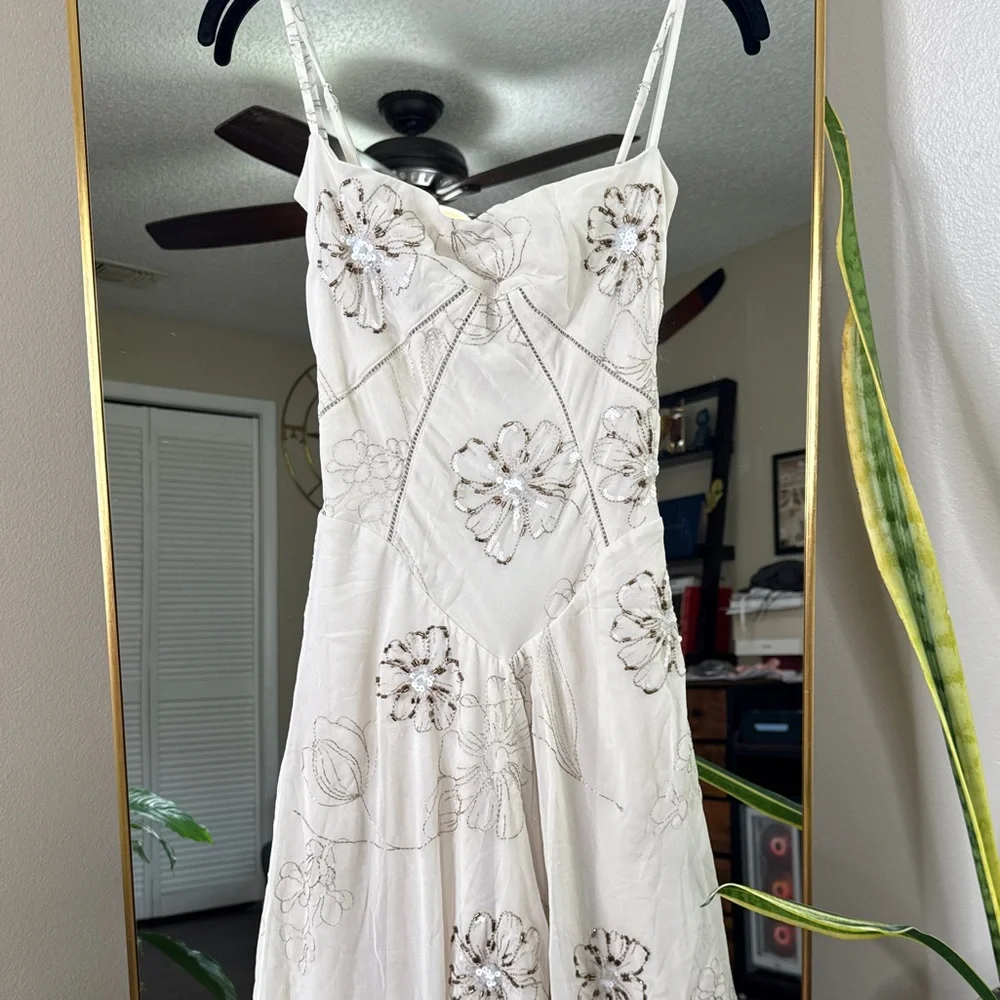 HOUSE OF CB 'Seren' Vanilla Embroidered Hand Beaded Floral Maxi Dress NWOT - Picture 8 of 12